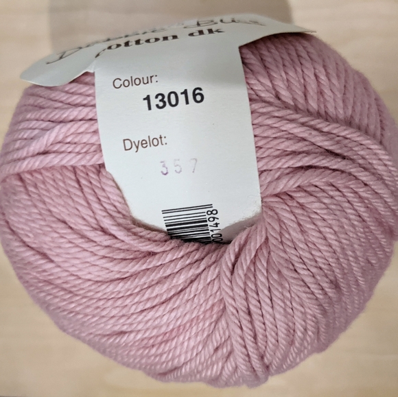 Debbie Bliss cotton dk yarn dusty rose lot of 2 skeins NWT - Picture 3 of 4